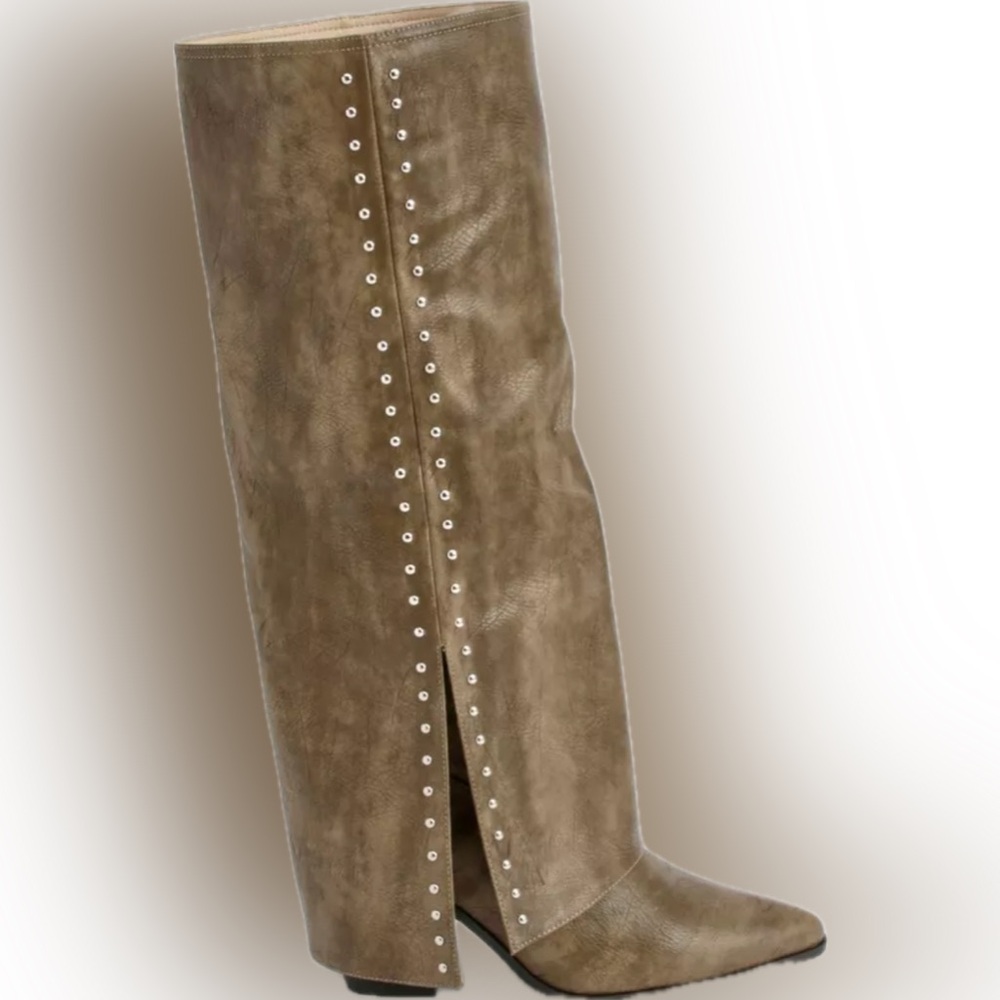Fold Over Distressed Western Boot